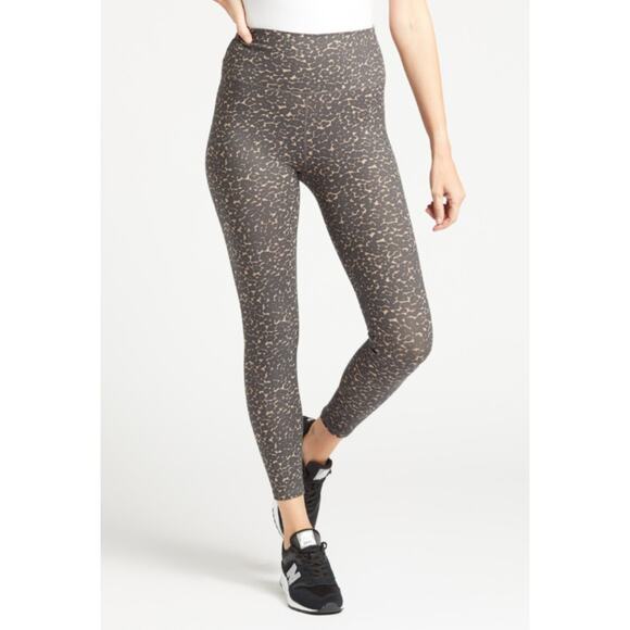 New Varley Let's Move High Rise Leggings Cluster Leopard Print Medium M Workout - Picture 12 of 13